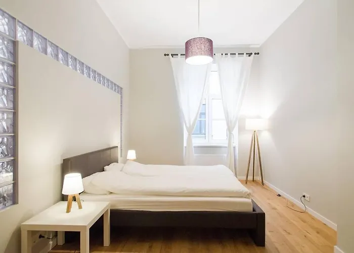 Modern & Spacious 80m2 In Old Town Apartment