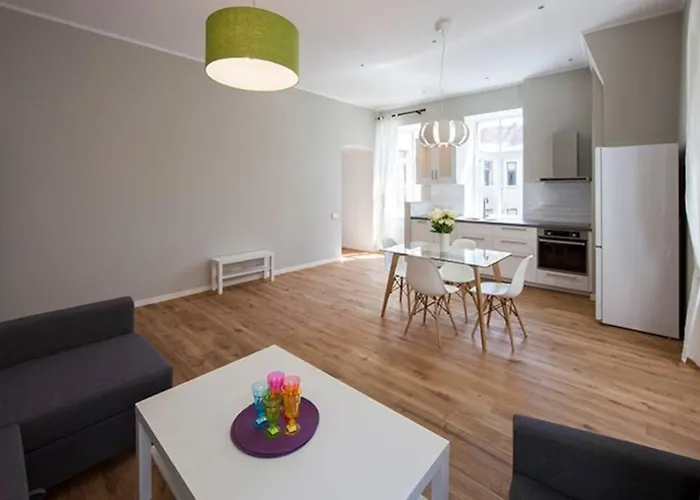 Apartment Modern & Spacious 80m2 In Old Town *