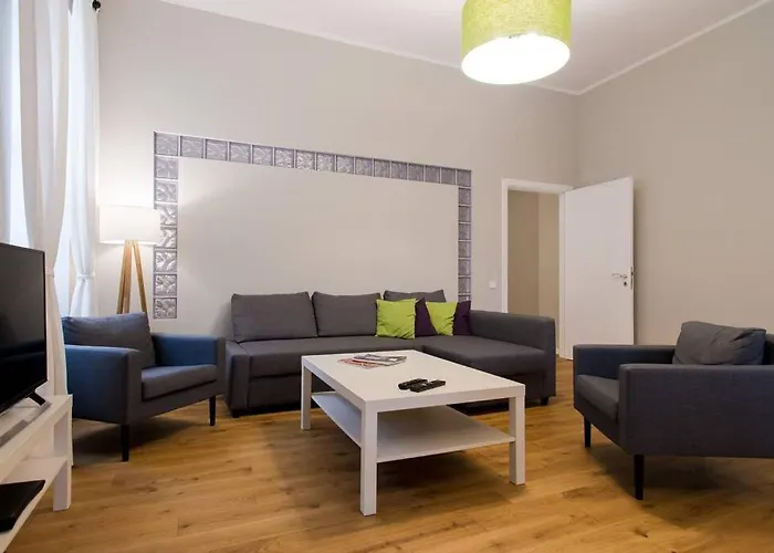 Modern & Spacious 80m2 In Old Town Apartment