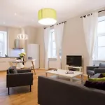 Modern & Spacious 80m2 In Old Town Apartment *