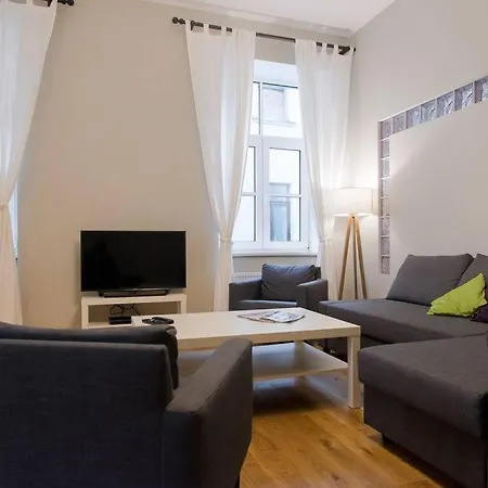 Modern & Spacious 80m2 In Old Town *